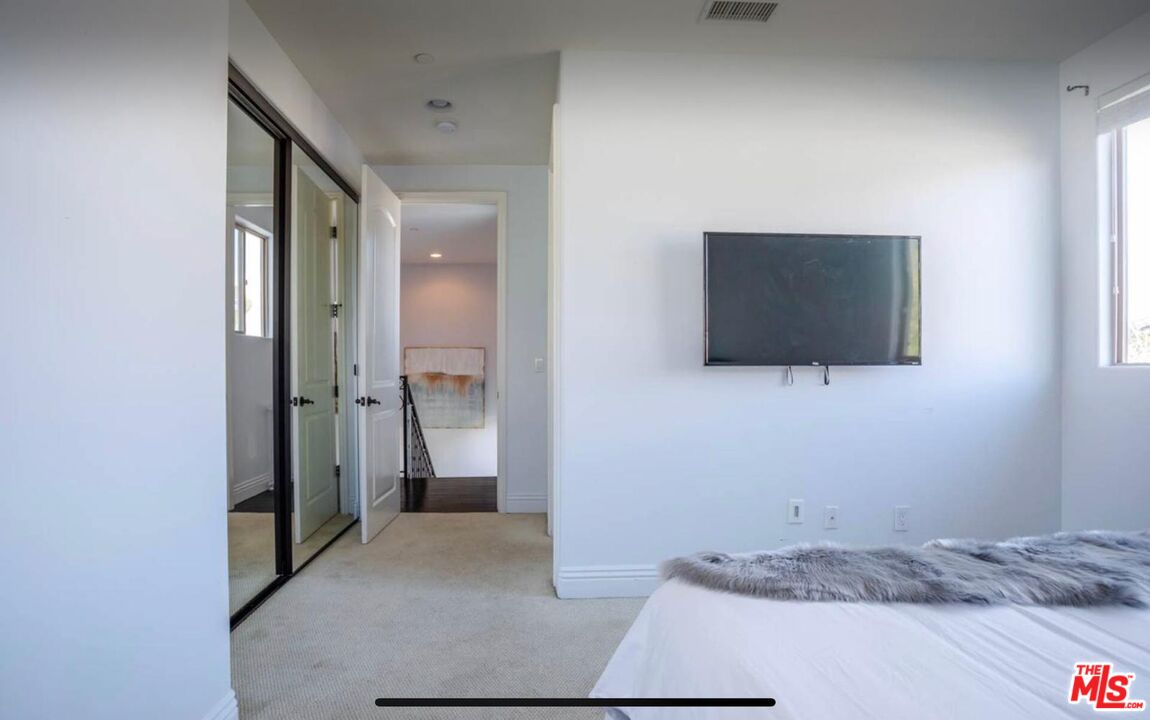 19246 Liam Ln