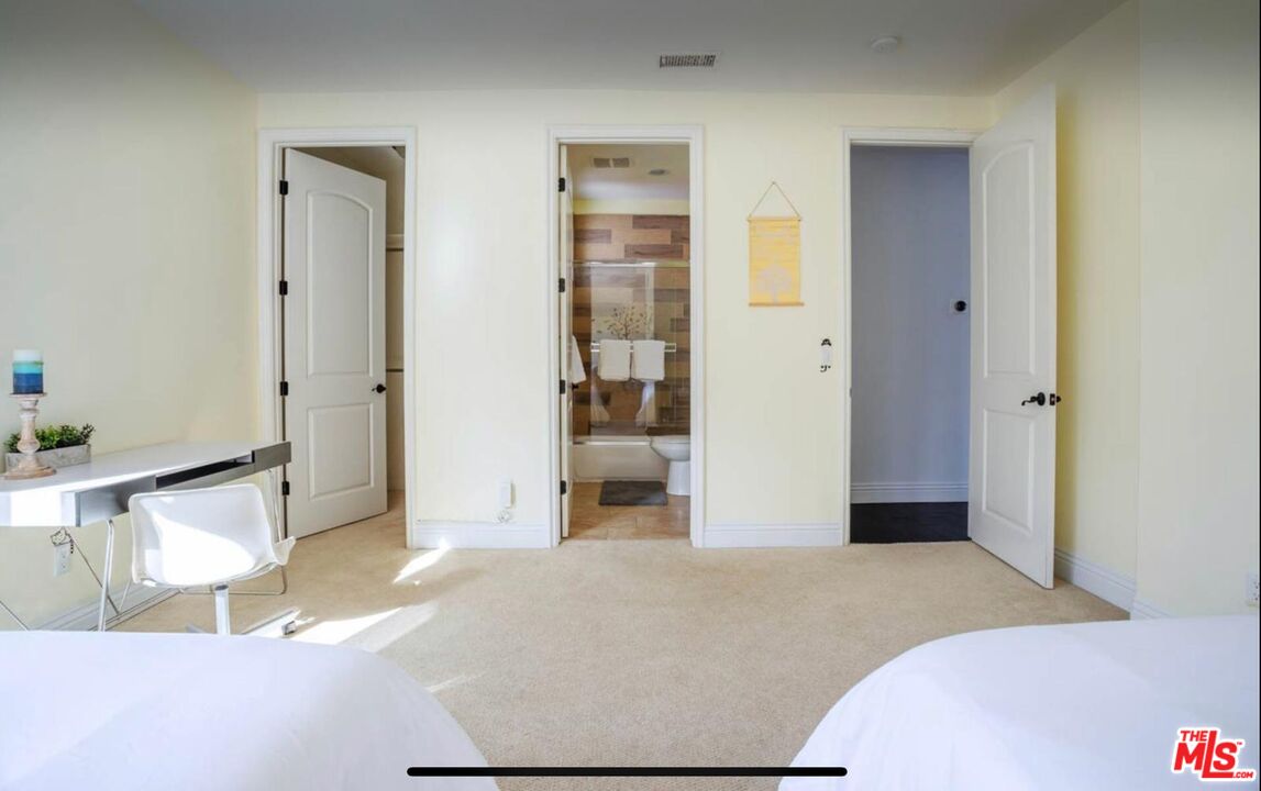 19246 Liam Ln