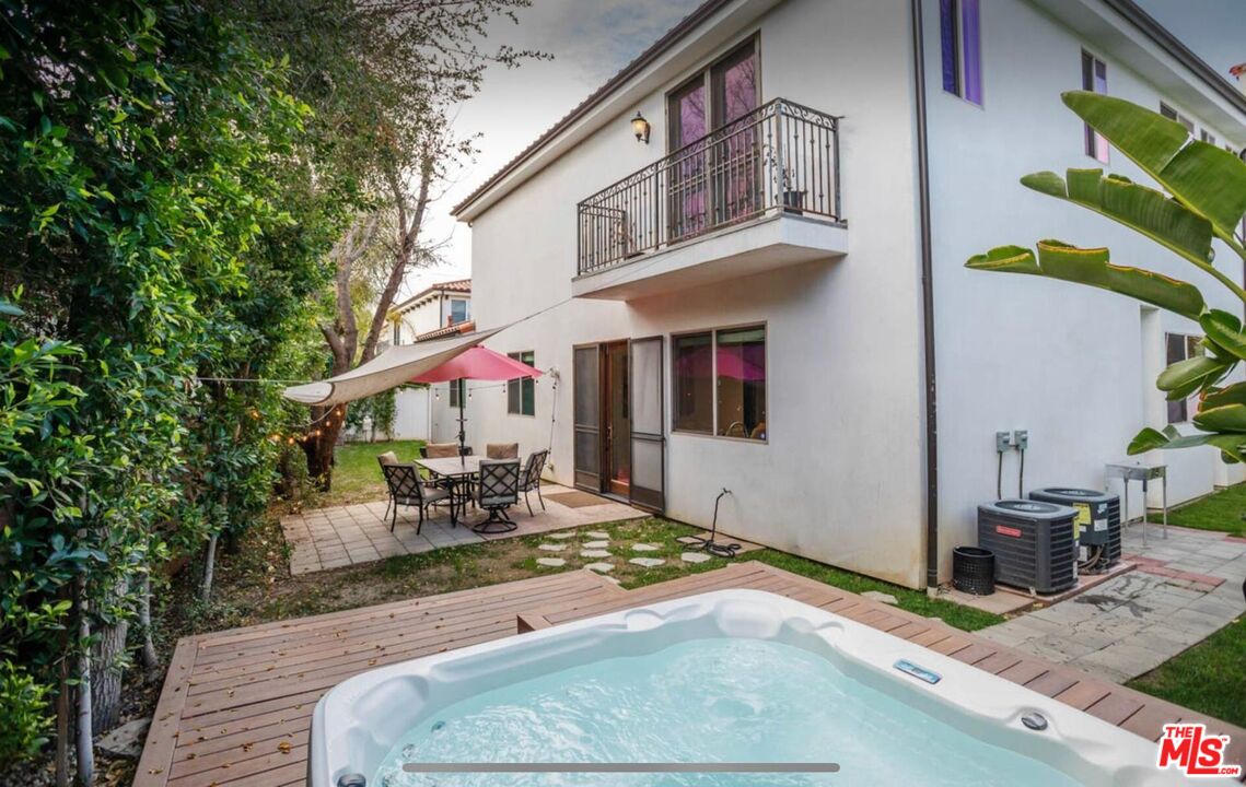 19246 Liam Ln