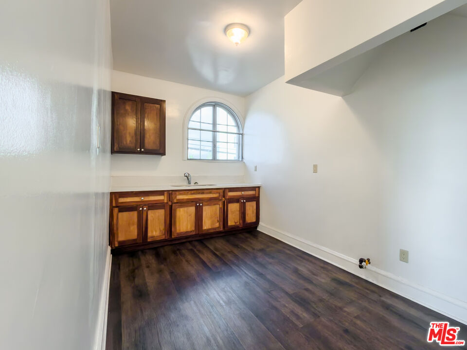 3506 W Pico Blvd Unit: 7