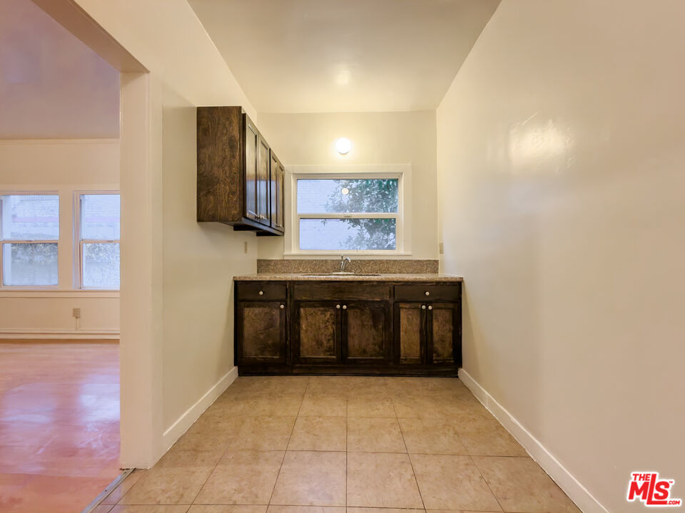 504 S Rampart Blvd Unit: 7