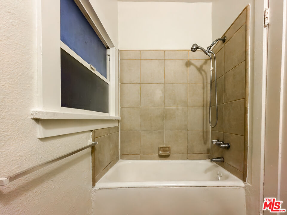 504 S Rampart Blvd Unit: 7