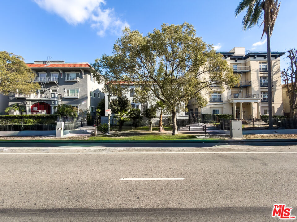504 S Rampart Blvd Unit: 26
