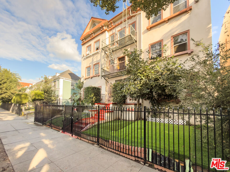 434 S Rampart Blvd Unit: 108