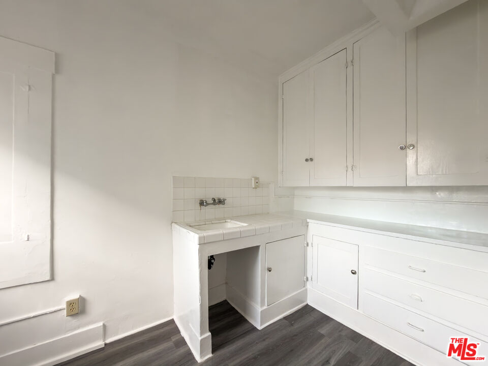 434 S Rampart Blvd Unit: 205