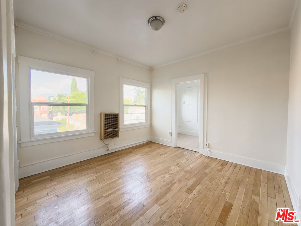 434 S Rampart Blvd Unit: 301