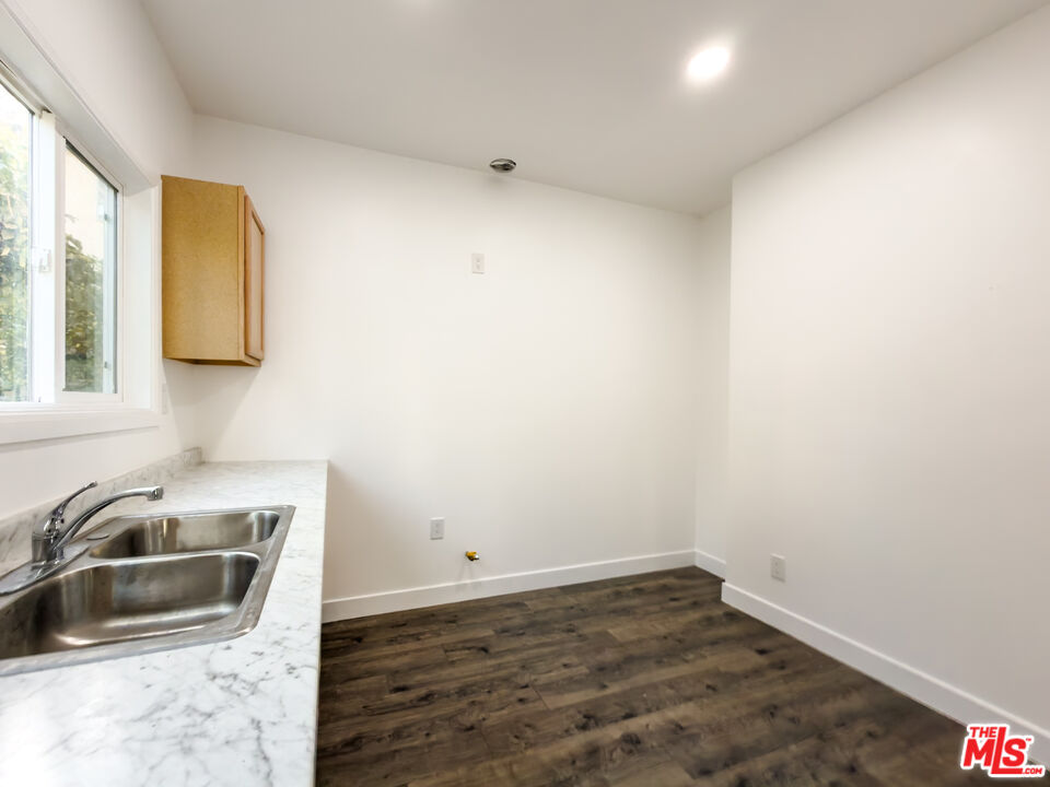 908 S Normandie Ave Unit: 7