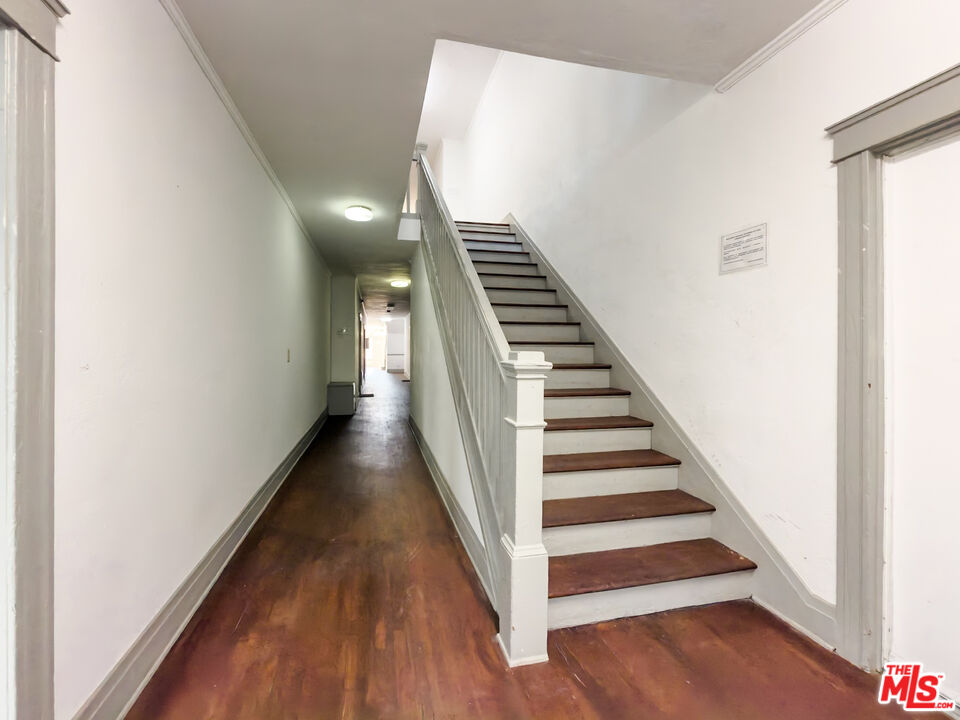 908 S Normandie Ave Unit: 7