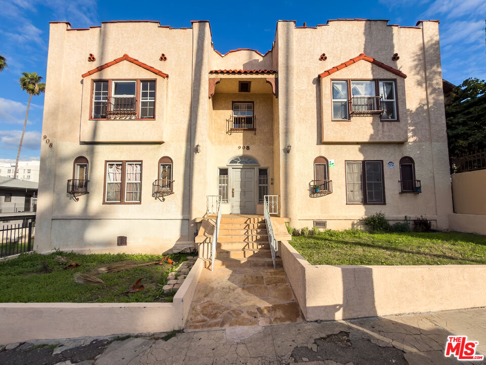 908 S Normandie Ave Unit: 16