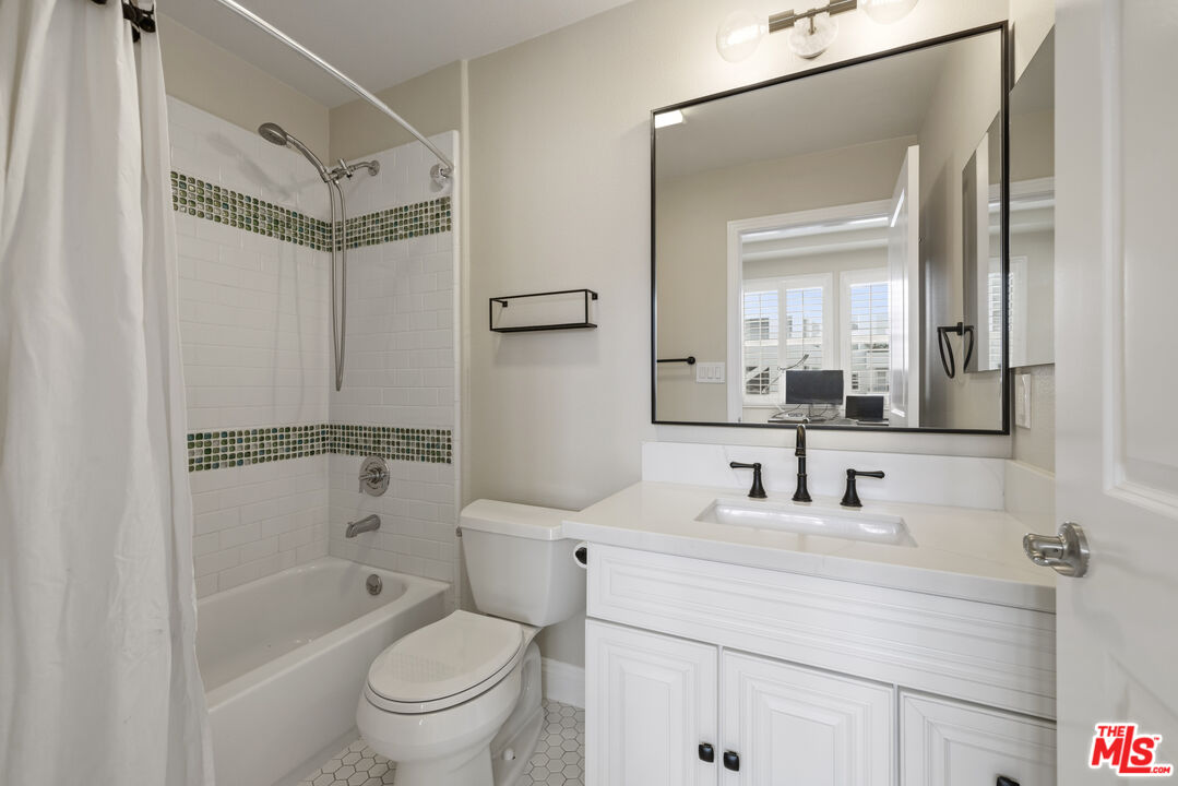 7100 Playa Vista Dr Unit: 407