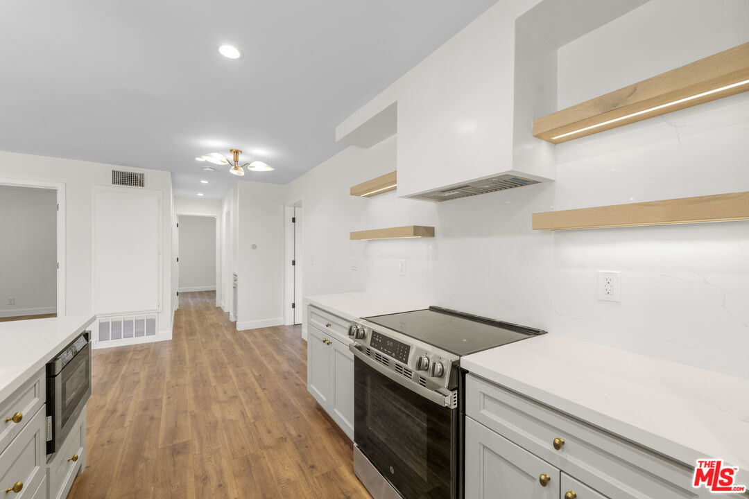 8712 Chessington Dr Unit: 261F