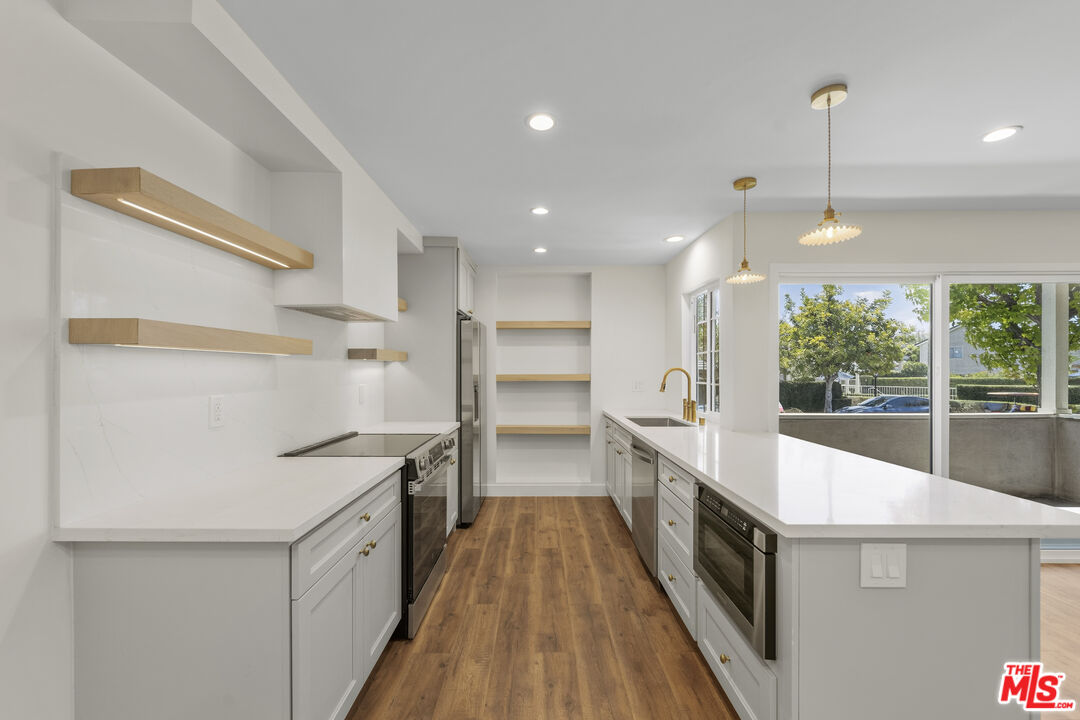 8712 Chessington Dr Unit: 261F