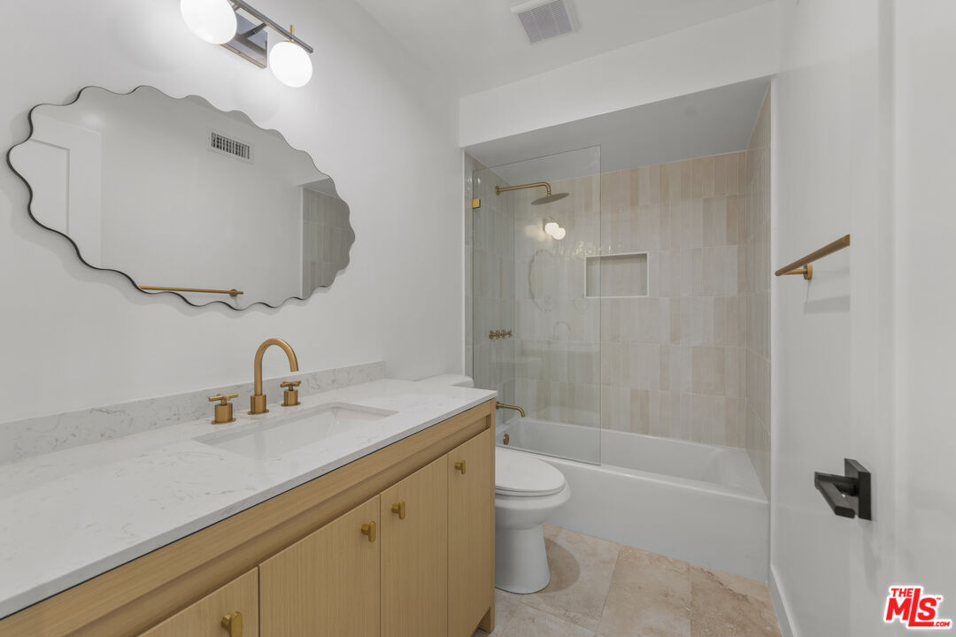 8712 Chessington Dr Unit: 261F