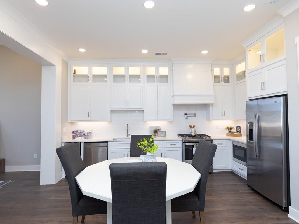 323 Cottage View