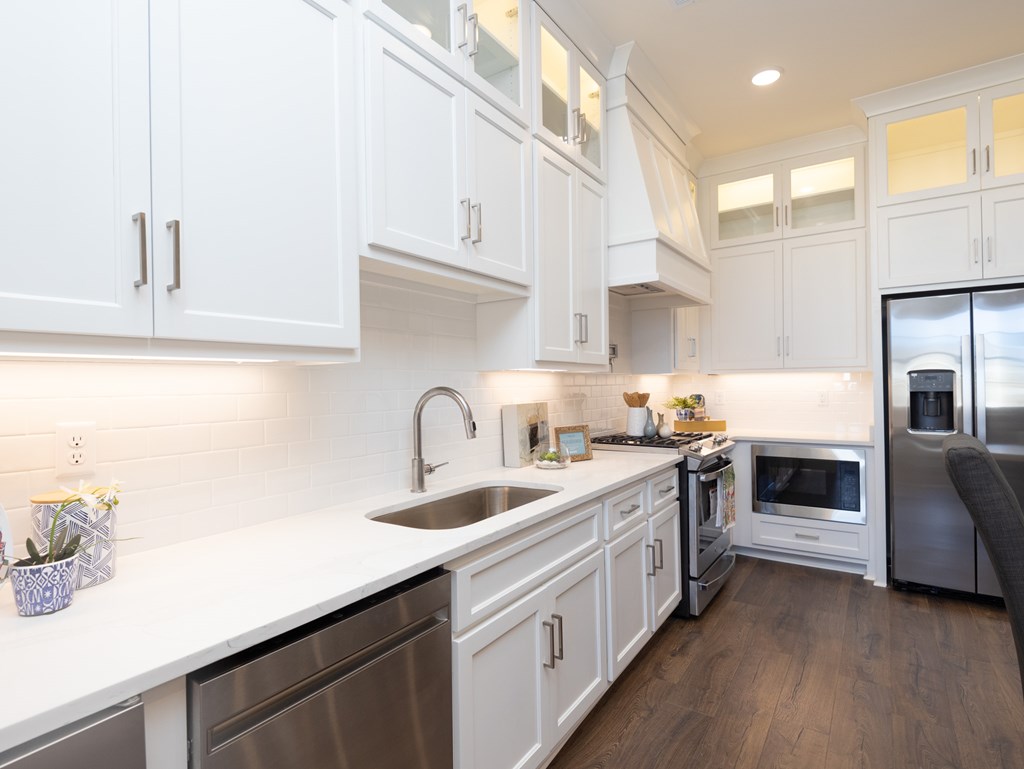 323 Cottage View