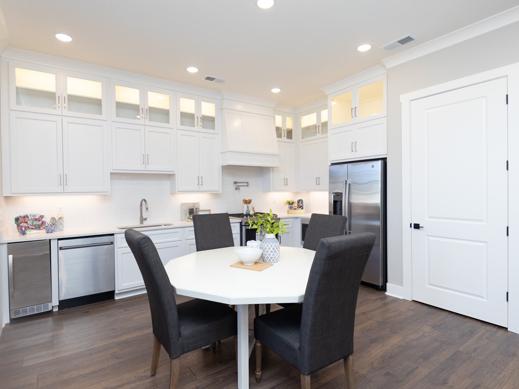 323 Cottage View