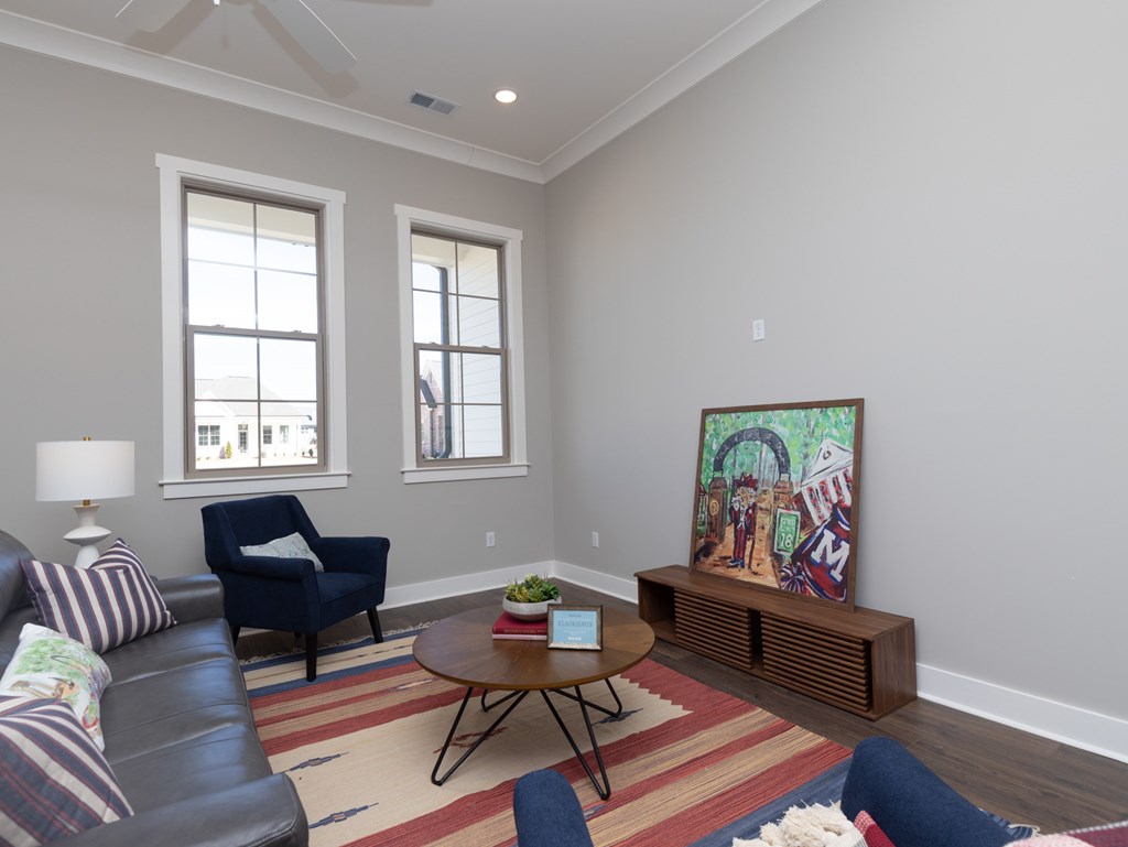 323 Cottage View