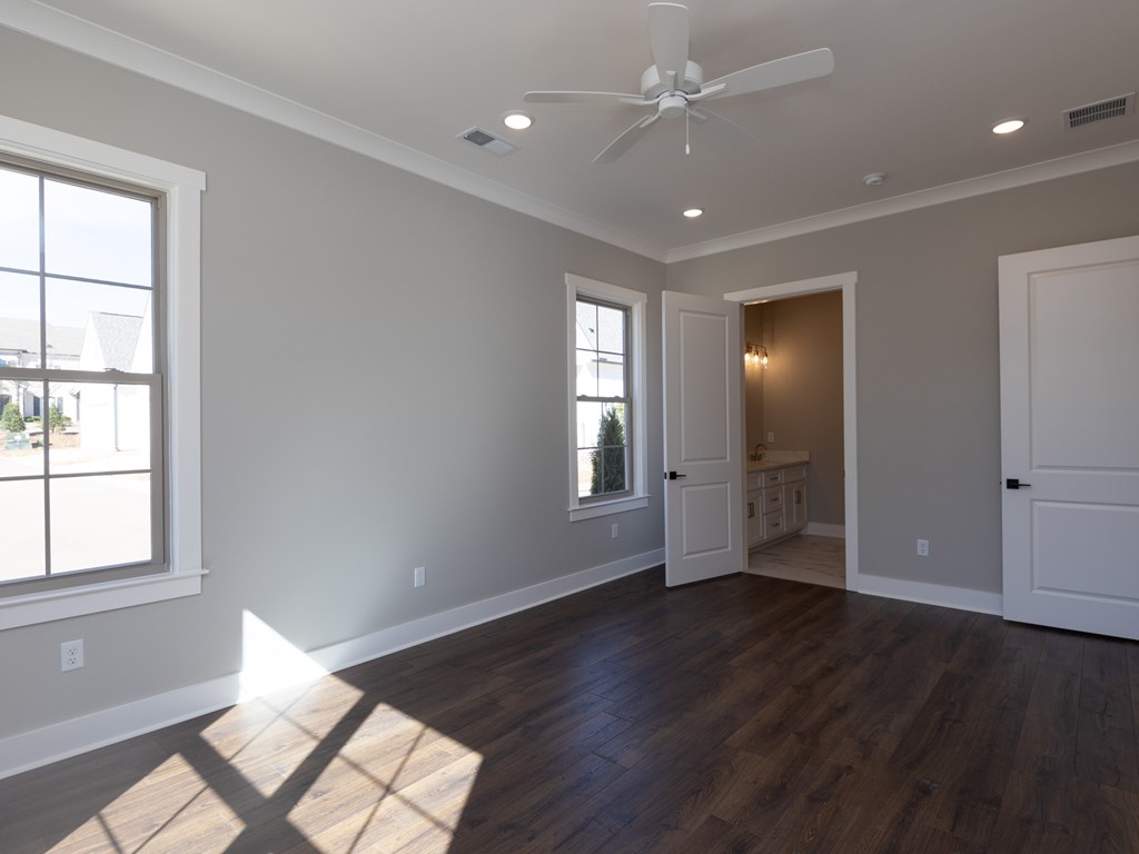 323 Cottage View