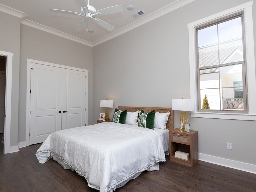 323 Cottage View
