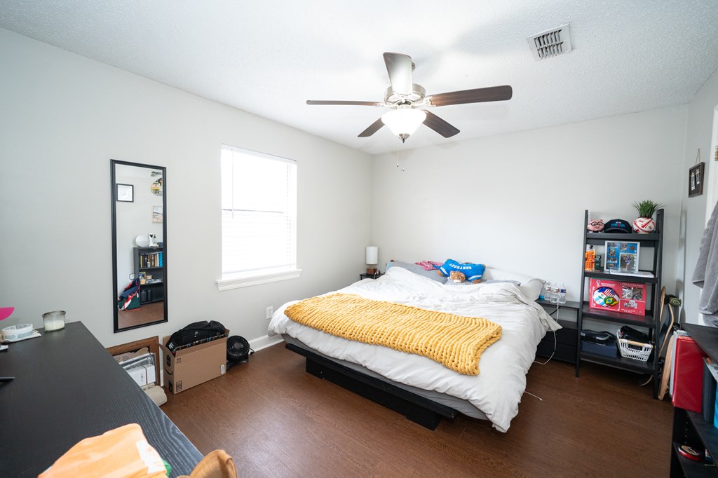 2112 Old Taylor Rd., #b3