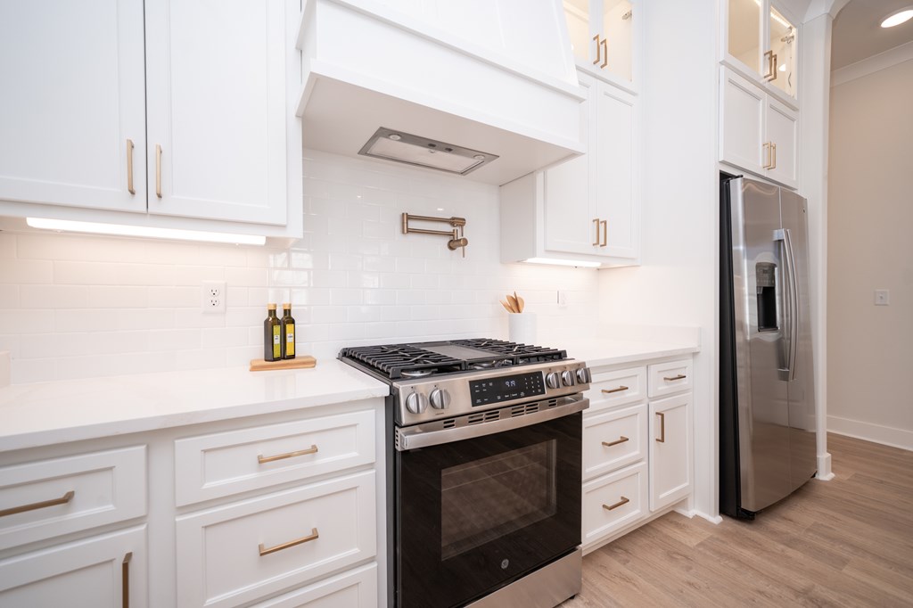 325 Cottage View