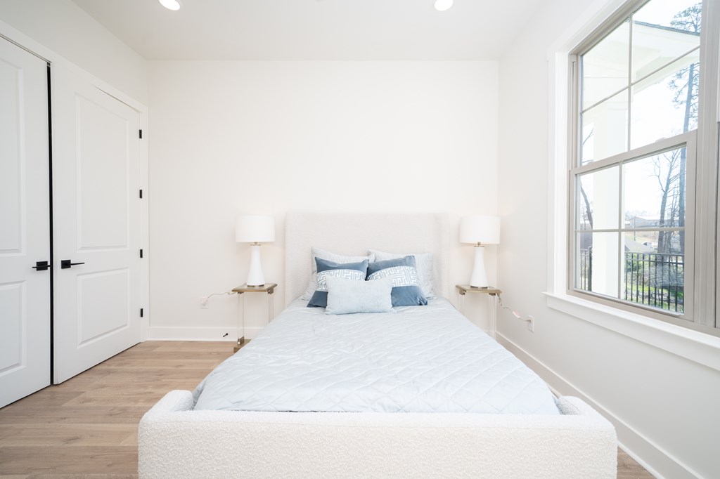 325 Cottage View
