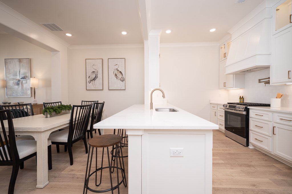 325 Cottage View