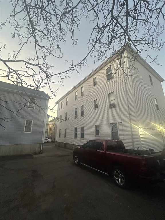 10 Salisbury St