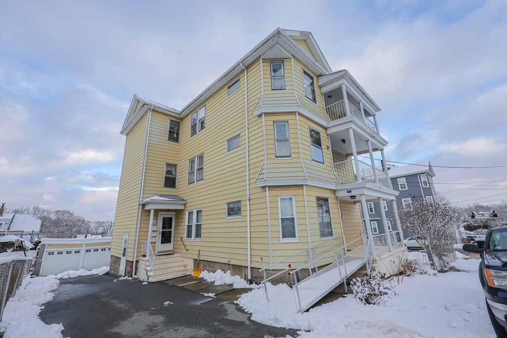 352 Barnes St