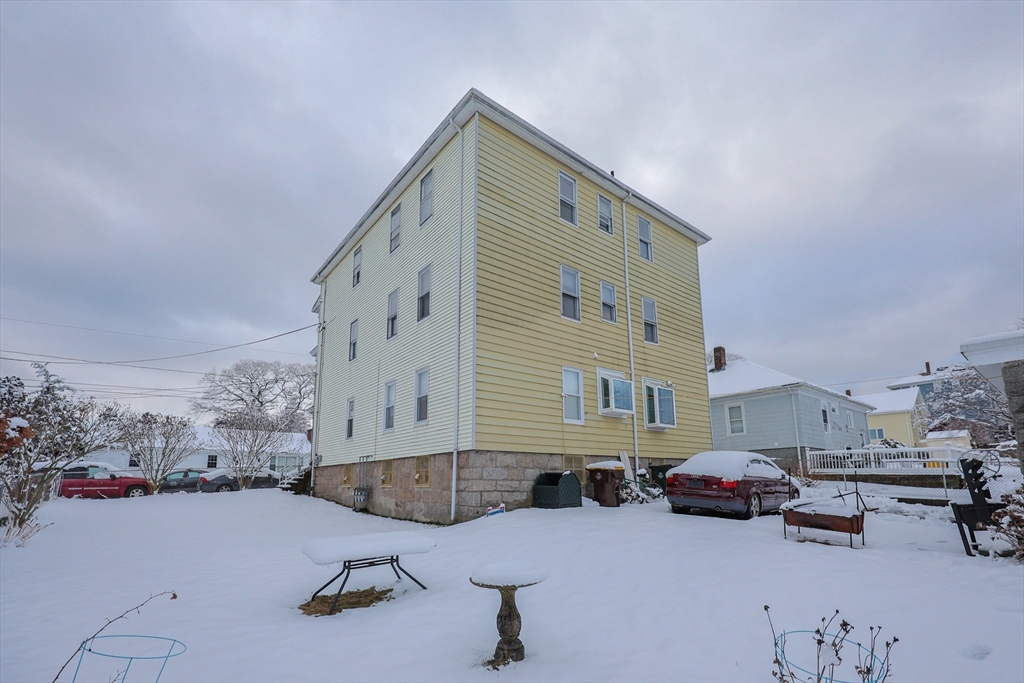 352 Barnes St