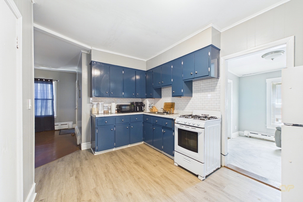 34 Jouvette St