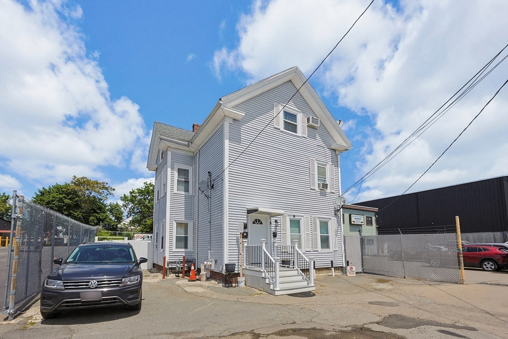 18 Washburn Ave