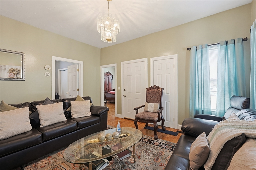 18 Washburn Ave