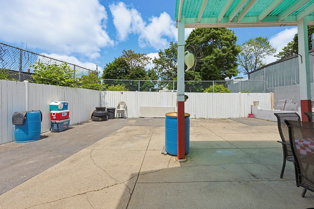 18 Washburn Ave