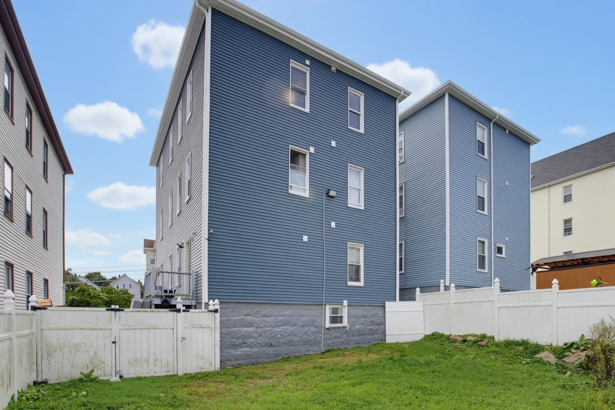 211 Weld St