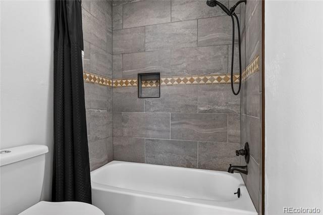 2512 S Worchester Court Unit: C