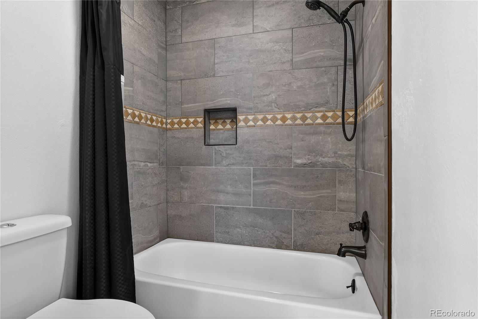 2512 S Worchester Court Unit: C