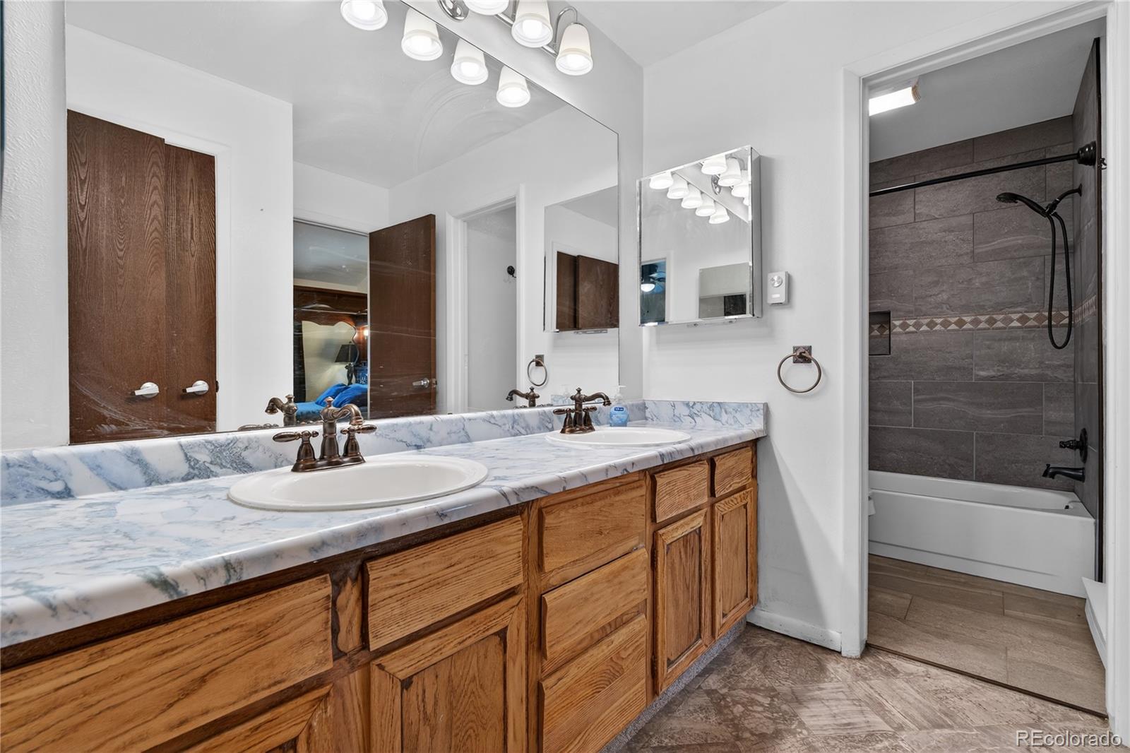 2512 S Worchester Court Unit: C
