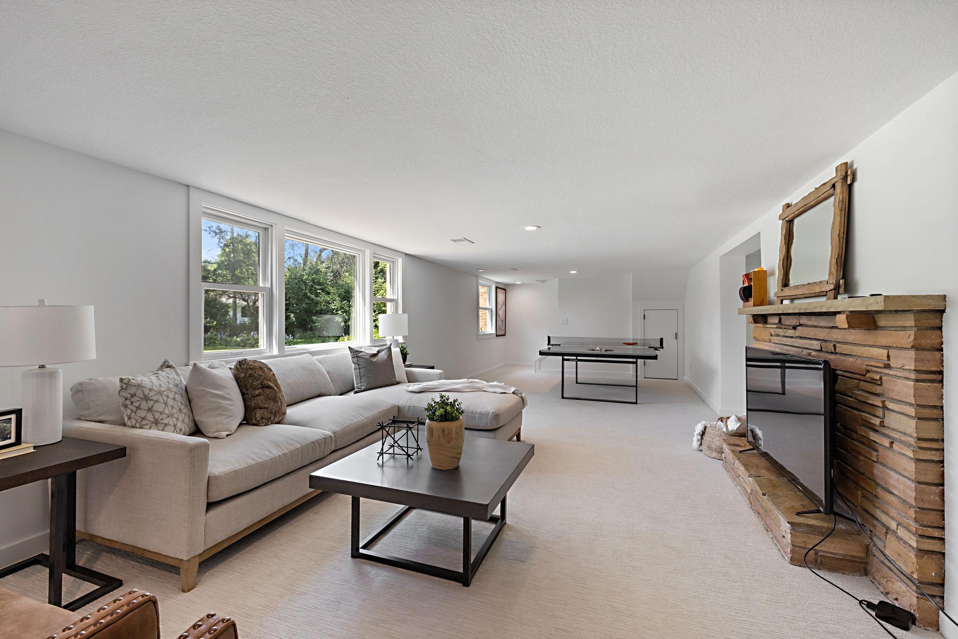 6109 Idylwood Drive