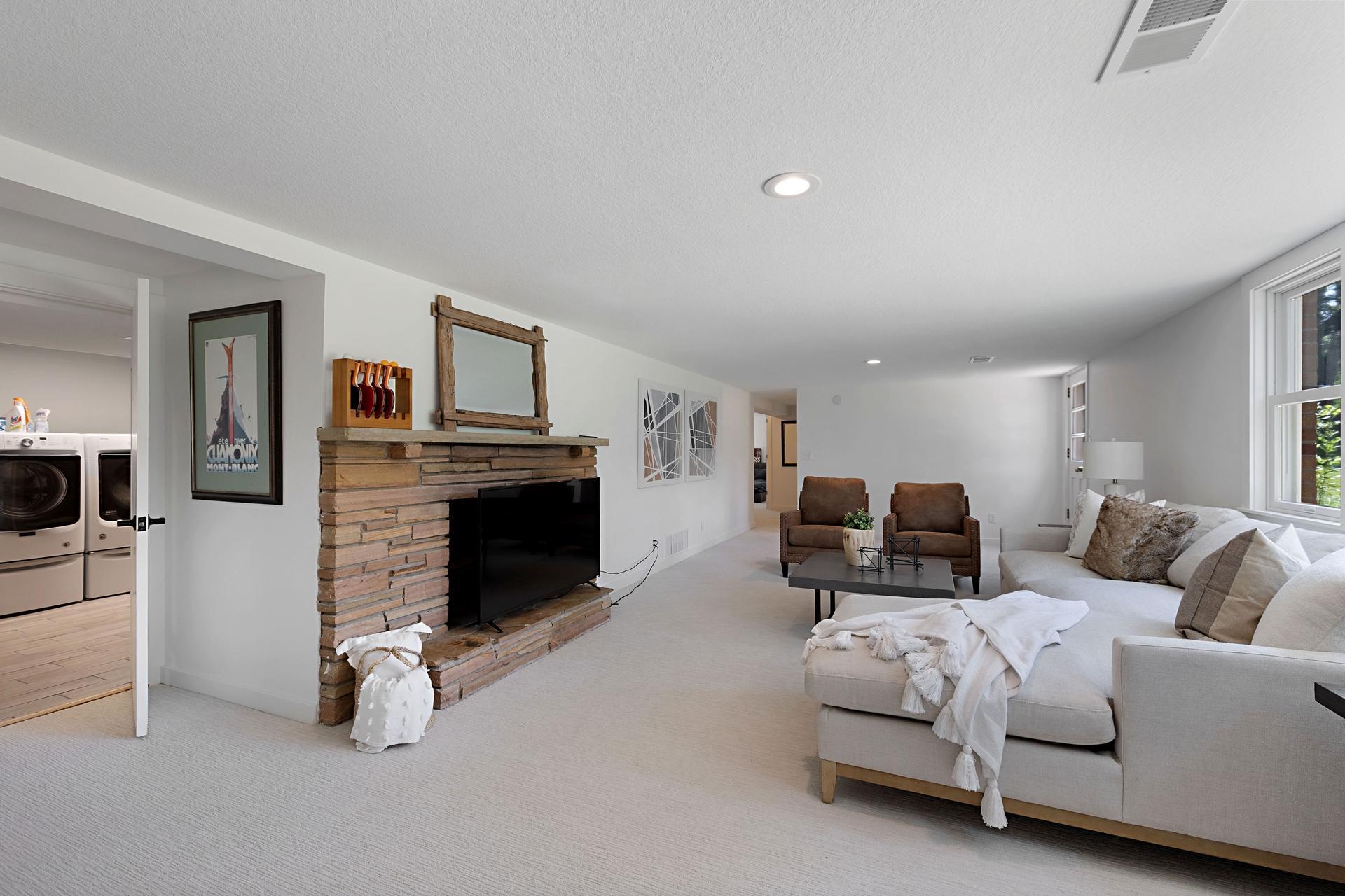 6109 Idylwood Drive