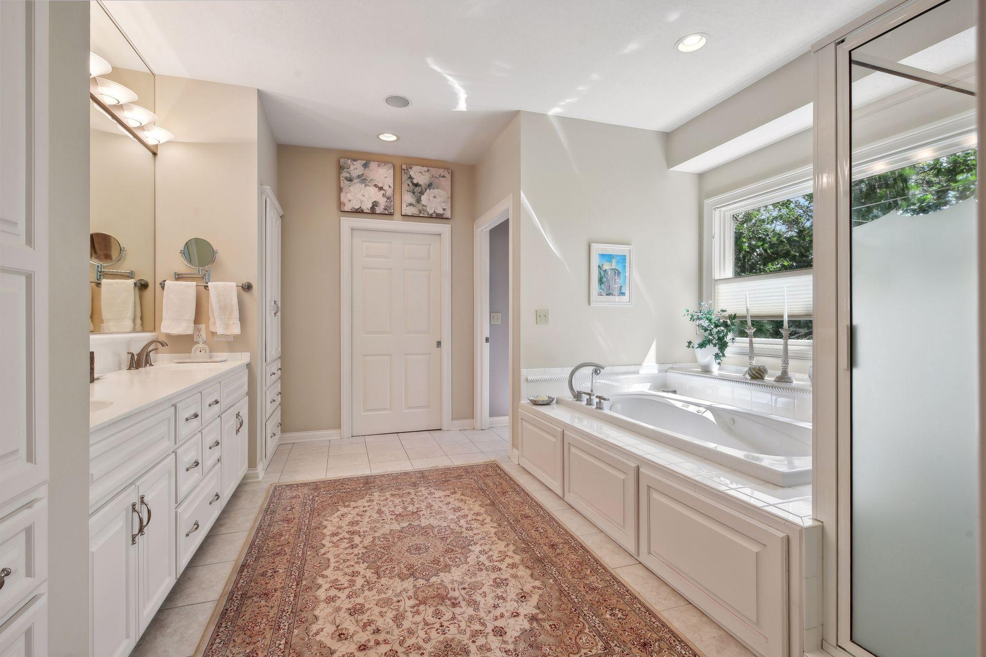 7020 Crowne Oak Road