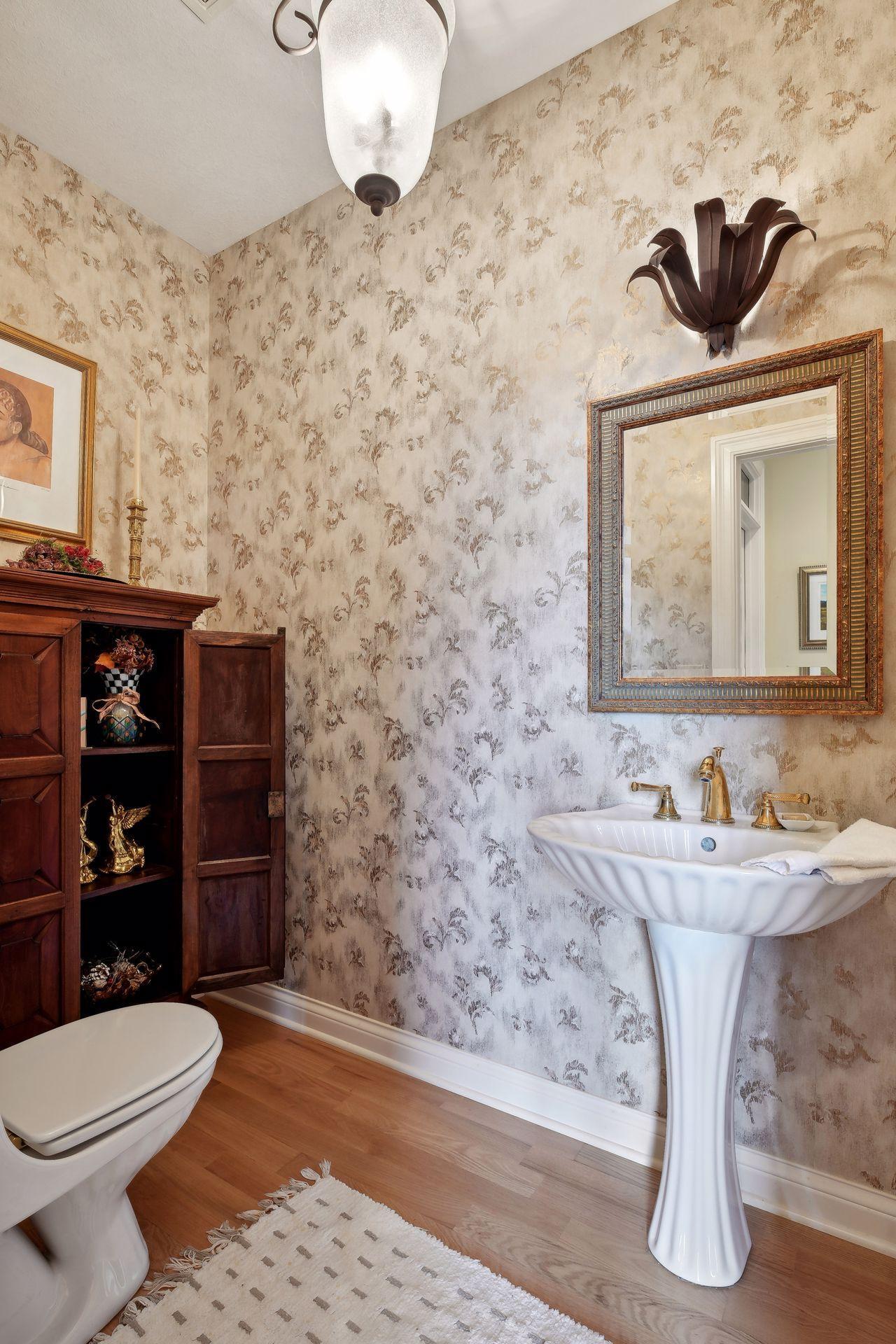 7020 Crowne Oak Road