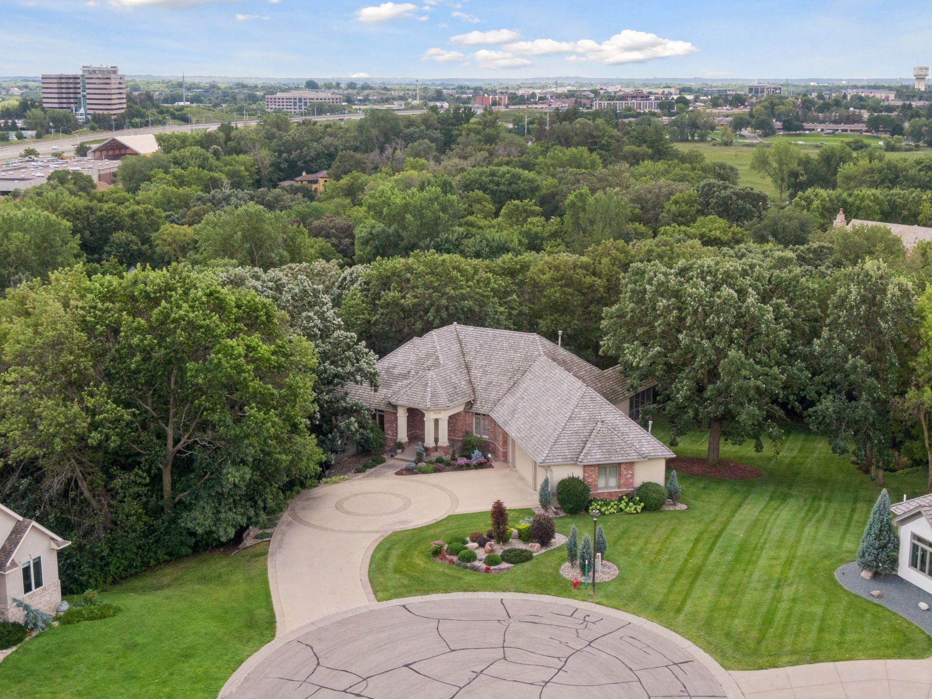 7020 Crowne Oak Road