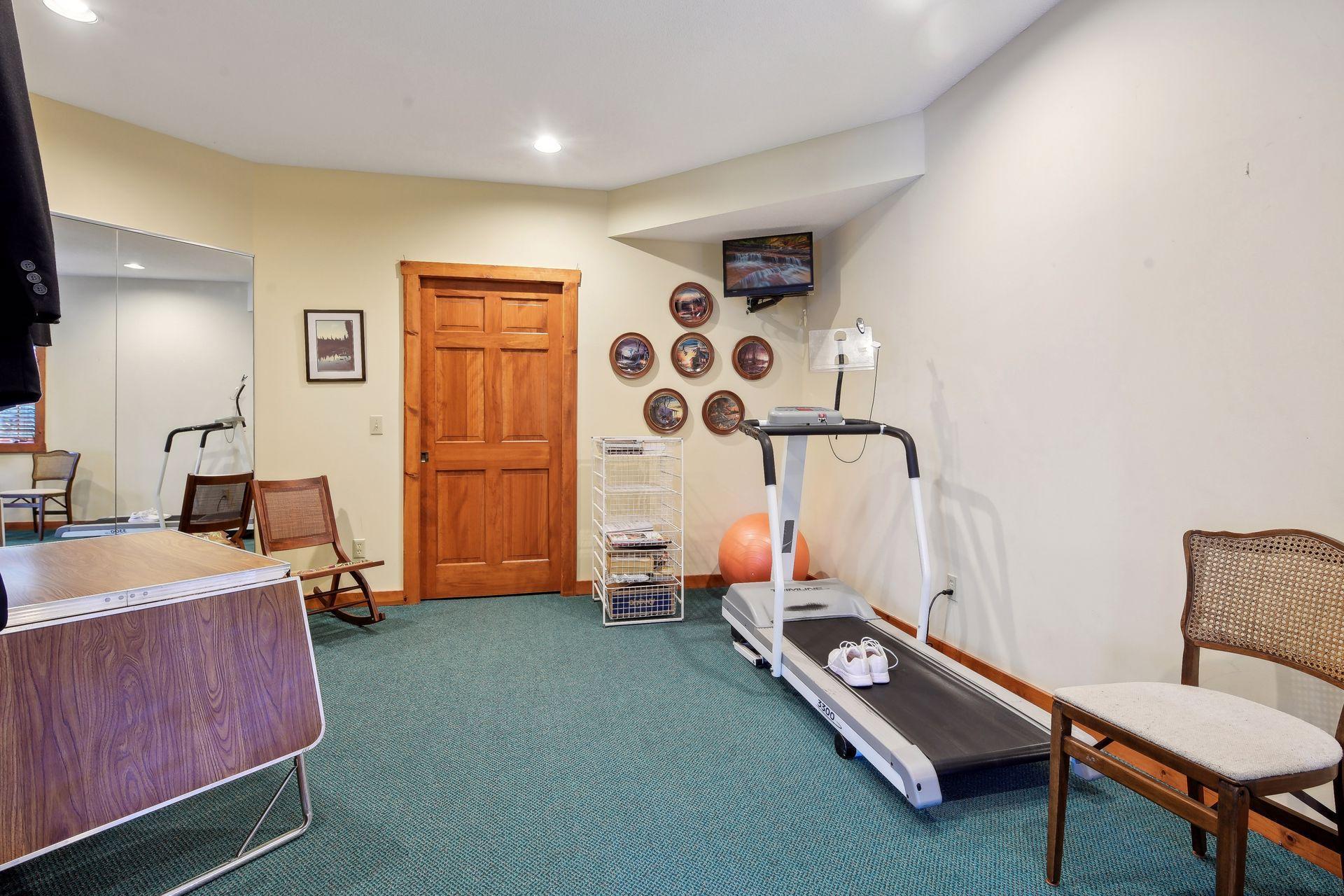 7020 Crowne Oak Road