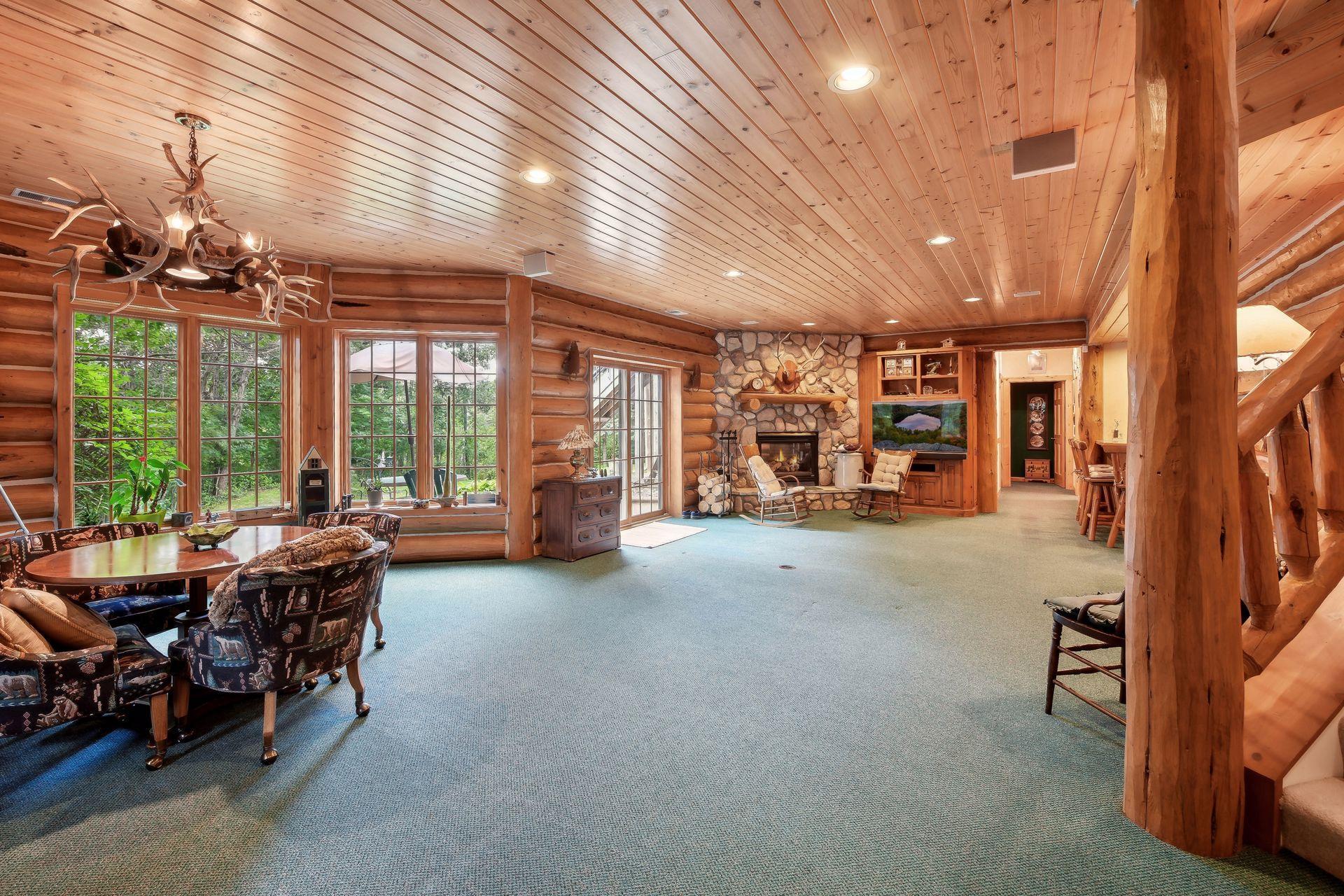 7020 Crowne Oak Road