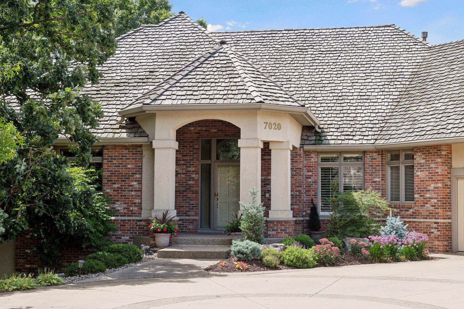 7020 Crowne Oak Road