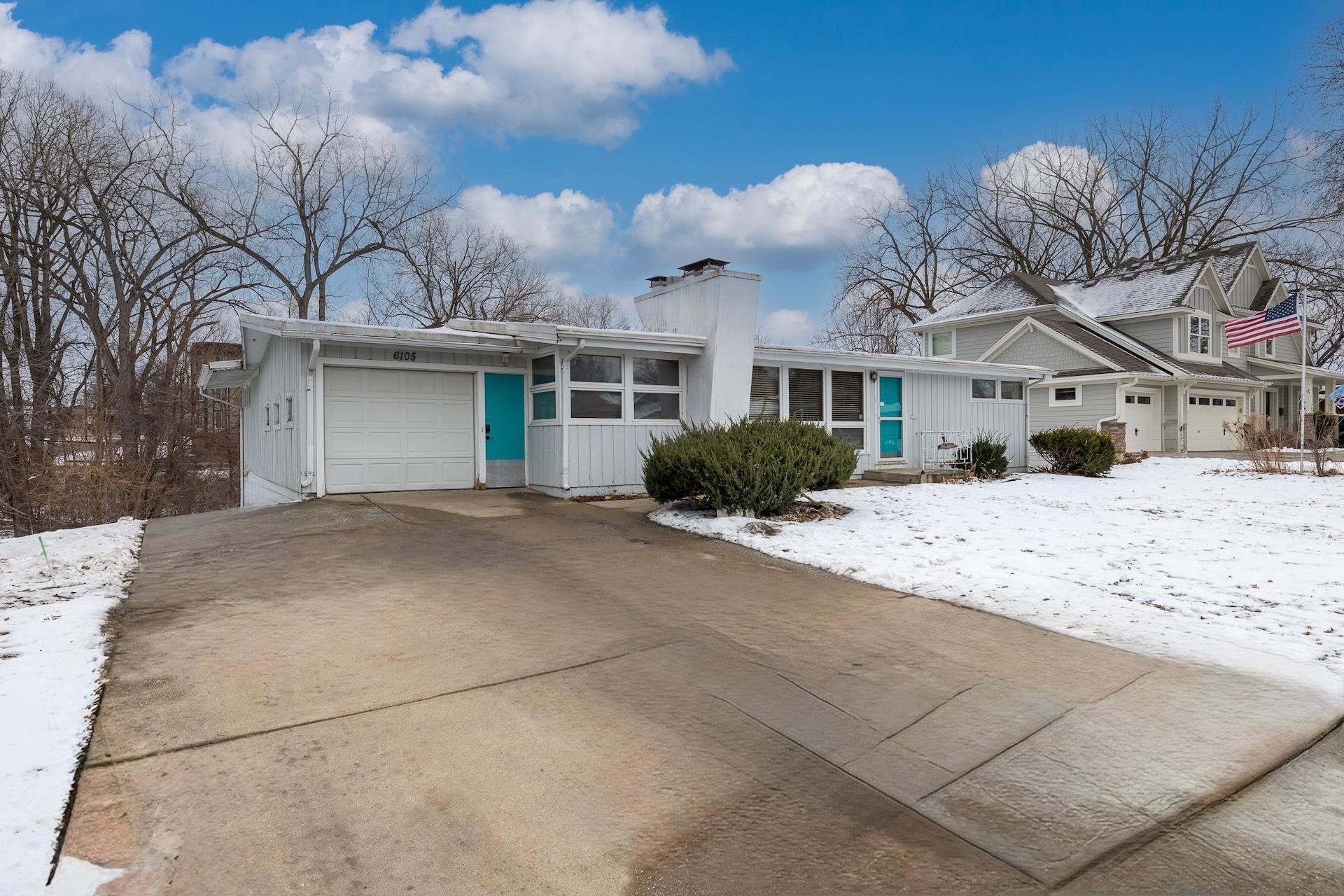 6105 Saint Johns Avenue