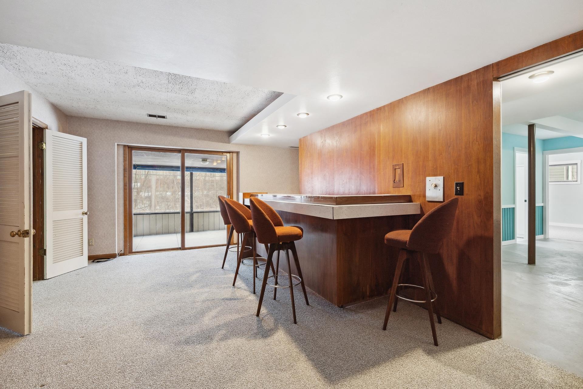 6105 Saint Johns Avenue