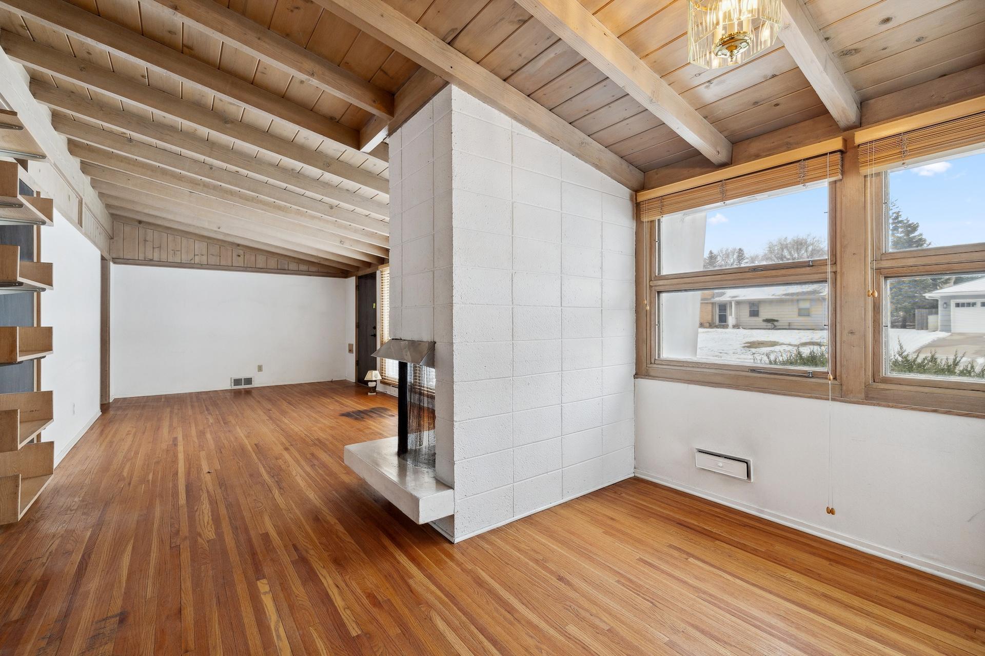 6105 Saint Johns Avenue