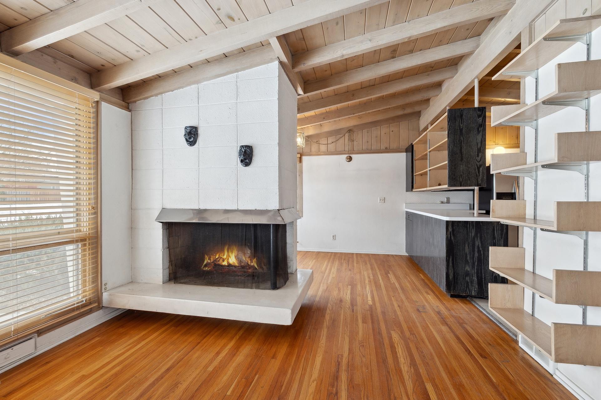 6105 Saint Johns Avenue